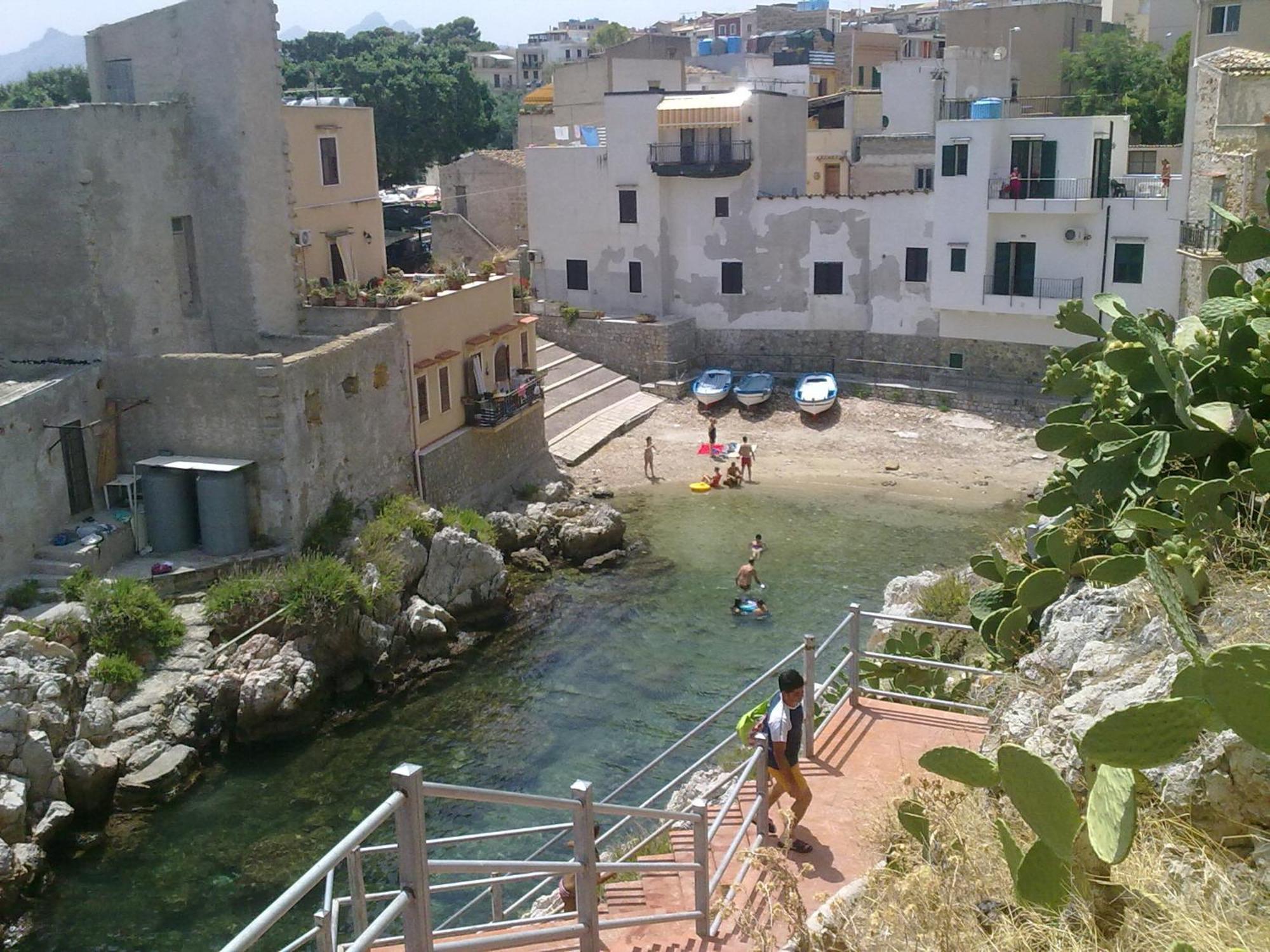 Bed and Breakfast La Caletta Санта-Флавия Экстерьер фото