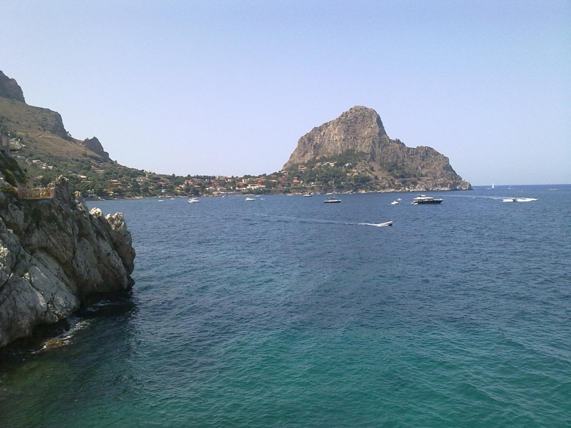 Bed and Breakfast La Caletta Санта-Флавия Экстерьер фото