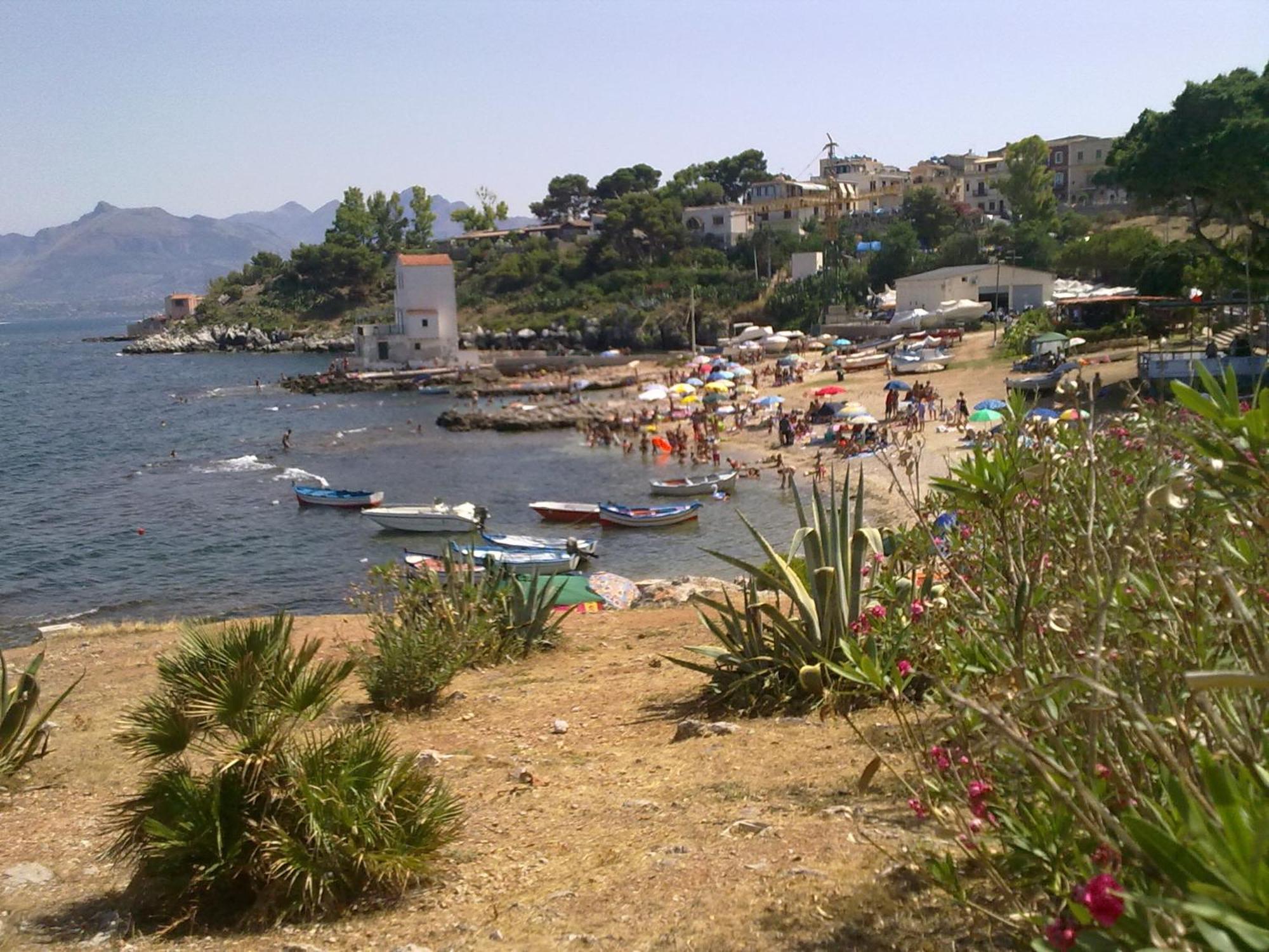 Bed and Breakfast La Caletta Санта-Флавия Экстерьер фото