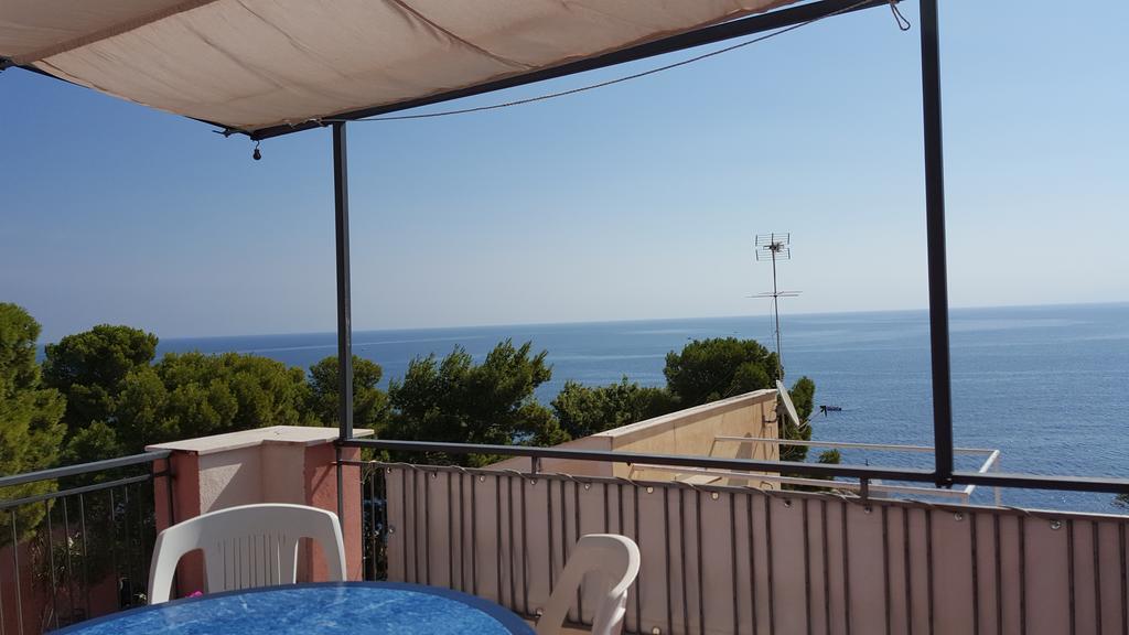 Bed and Breakfast La Caletta Санта-Флавия Экстерьер фото