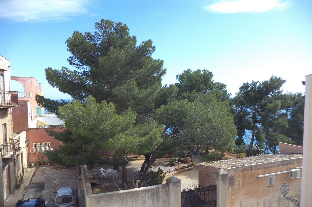 Bed and Breakfast La Caletta Санта-Флавия Экстерьер фото