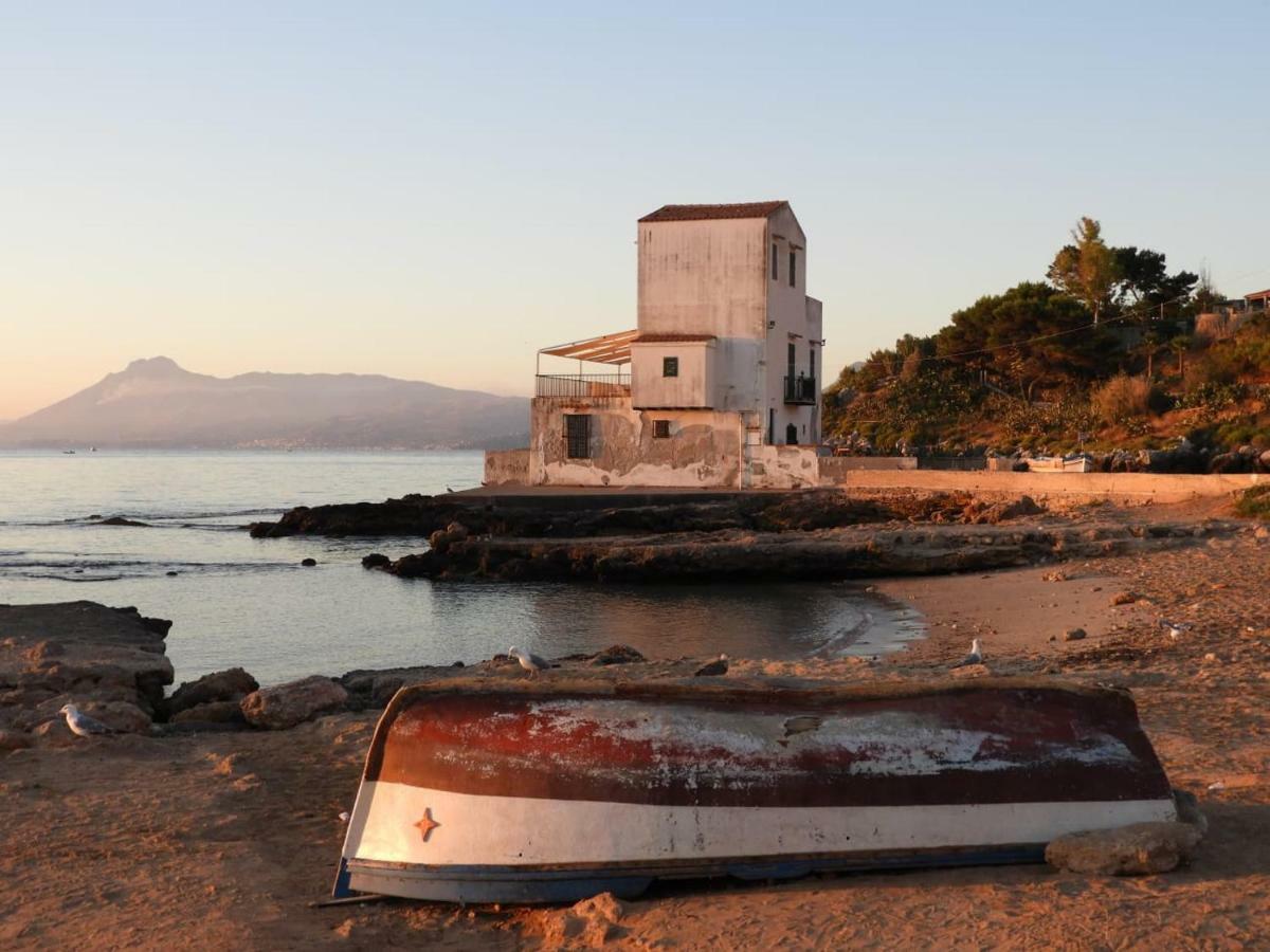 Bed and Breakfast La Caletta Санта-Флавия Экстерьер фото
